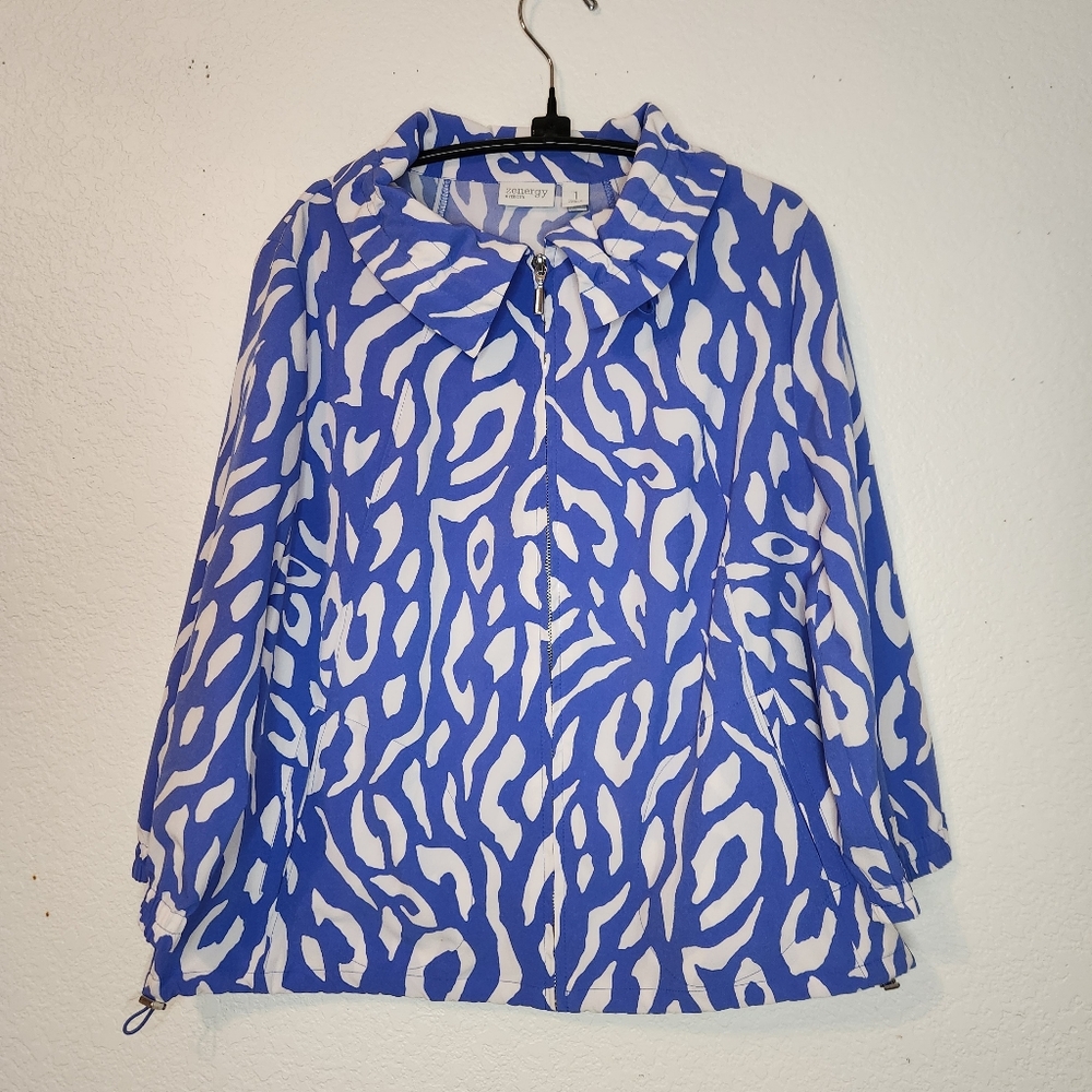 Zenergy Chico's Blue and White Animal‎ Print Zip-Up Jacket, Size 1 (M)